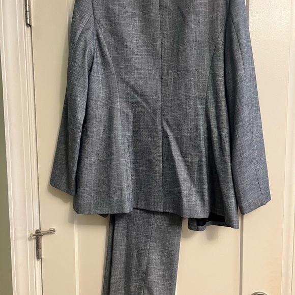 Calvin Klein grey pantsuit blazer 8 pants size 4 modern fit - Picture 5 of 7